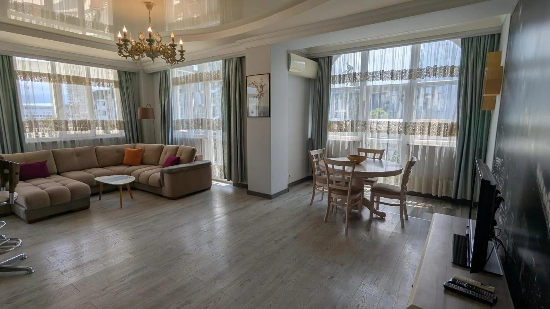 Sunrise Apartment Batumi
