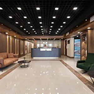 Wyn باتومي